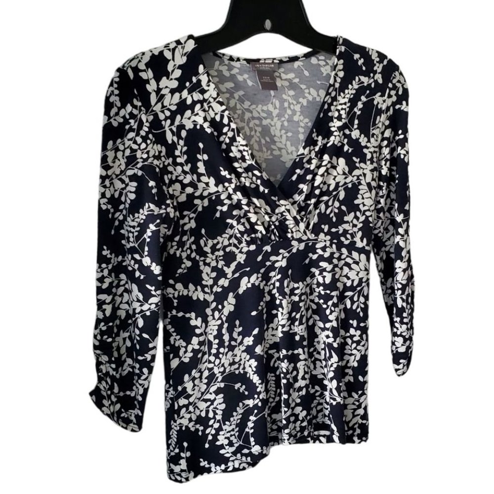 Ann Taylor V-neck Empire Waist 3/4 Sleeve Top | Like New |XXSP | Navy Blue White - Picture 2 of 6